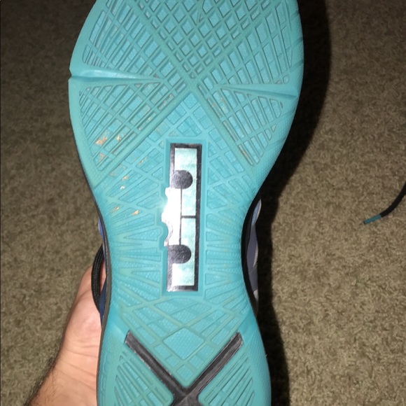 COPY - Lebron 10 Pure Platinum - Picture 3 of 5